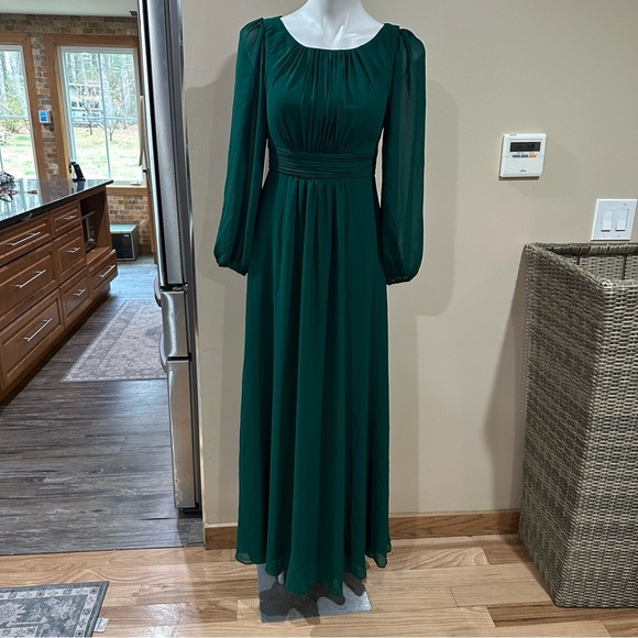 Elegant Green Long Sleeve Dress - Picture 3 of 13